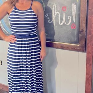 *5 for $25* EUC old navy stripped maxi petite